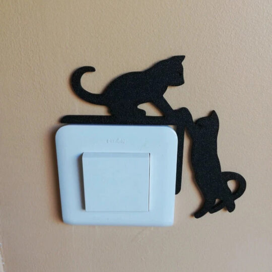 Sticker interrupteur Chat Noir 3D – Duo acrobate